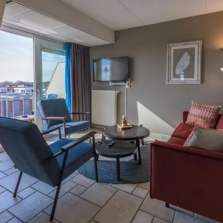 Tesselhof 4*