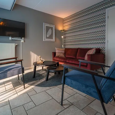 Tesselhof 4*