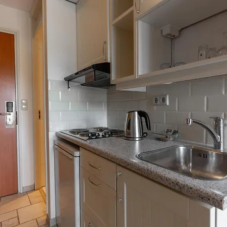 Tesselhof 4*