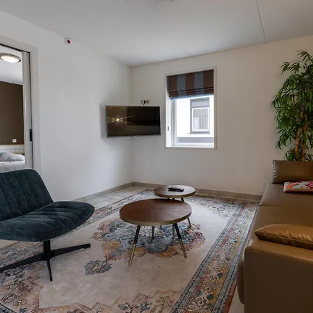 Tesselhof 4*