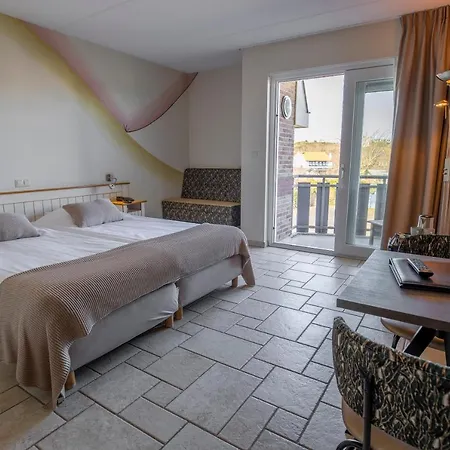 Tesselhof 4*